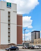 Quality Inn & Suites Charleston Plaza