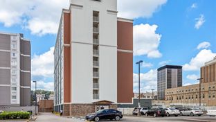 Quality Inn & Suites Charleston Plaza