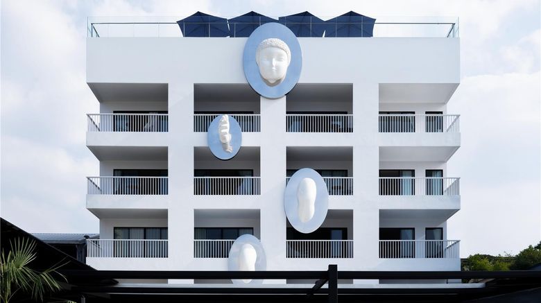 The StandardX, Bangkok Phra Arthit Exterior. Images powered by <a href="https://iceportal.shijigroup.com" target="_blank" rel="noopener">Ice Portal</a>.