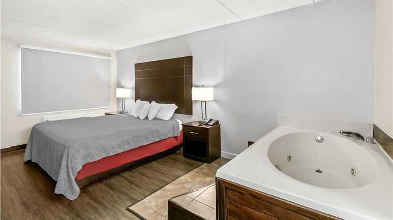 <b>Econo Lodge Helen Suite</b>. Images powered by <a href="https://iceportal.shijigroup.com/" title="IcePortal" target="_blank">IcePortal</a>.