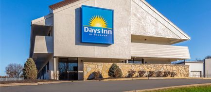 Days Inn by Wyndham Kansas City Northeast Exterior