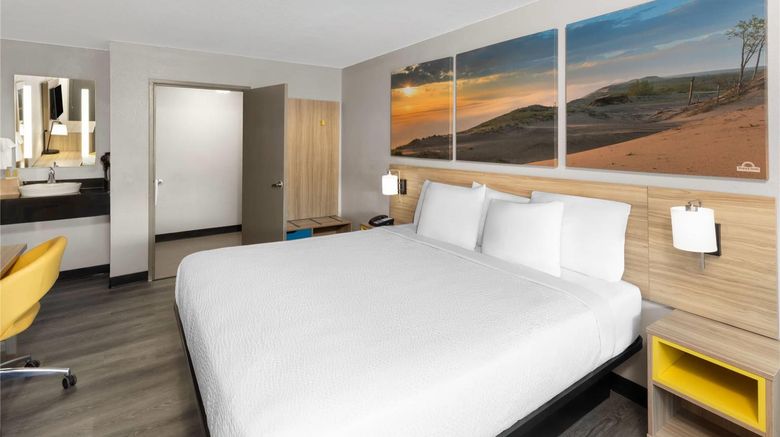 <b>Days Inn by Wyndham Kansas City Northeast Room</b>. Images powered by <a href="https://iceportal.shijigroup.com/" title="IcePortal" target="_blank">IcePortal</a>.