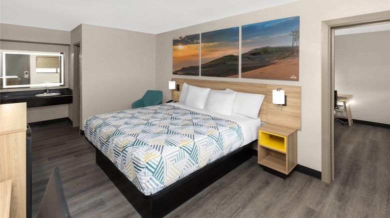 <b>Days Inn by Wyndham Kansas City Northeast Suite</b>. Images powered by <a href="https://iceportal.shijigroup.com/" title="IcePortal" target="_blank">IcePortal</a>.