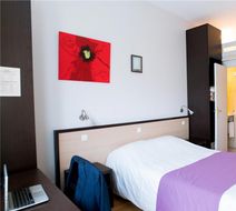 Allotel Fos-sur-Mer Room