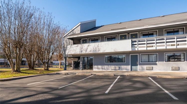 Days Inn by Wyndham Charlotte University Exterior
