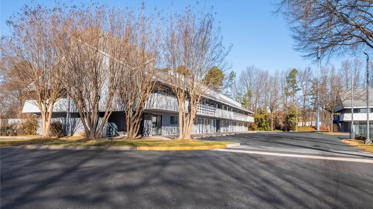 Days Inn by Wyndham Charlotte University Exterior