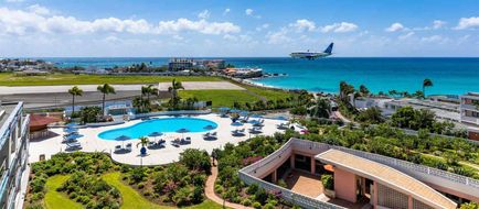 Royal Islander Club Resort Exterior