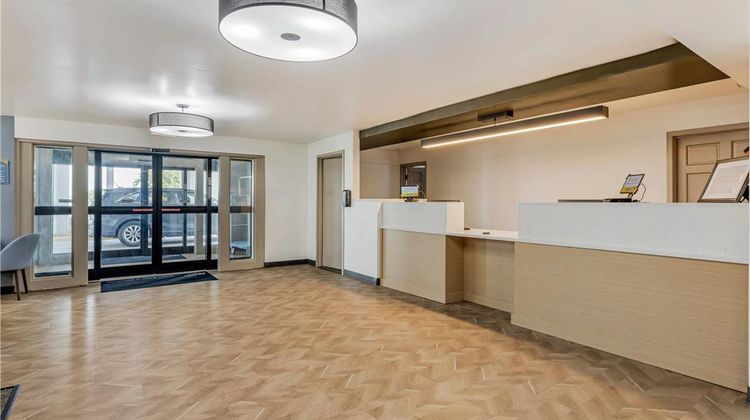 Sleep Inn & Suites Merrillville Lobby