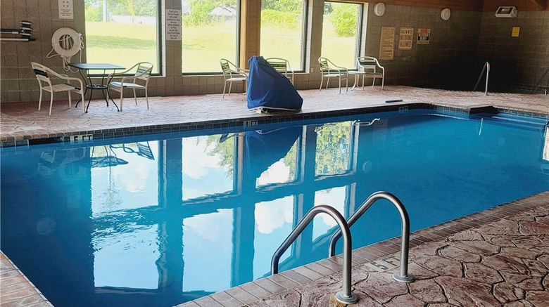 <b>University Inn Pool</b>. Images powered by <a href="https://iceportal.shijigroup.com/" title="IcePortal" target="_blank">IcePortal</a>.