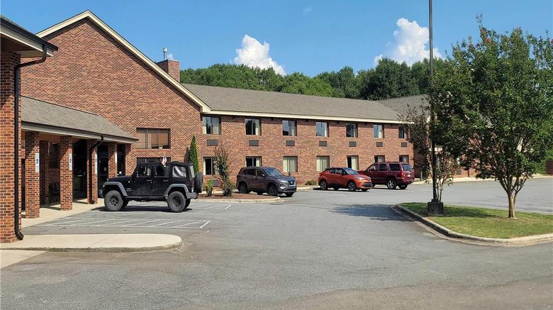<b>University Inn Exterior</b>. Images powered by <a href="https://iceportal.shijigroup.com/" title="IcePortal" target="_blank">IcePortal</a>.