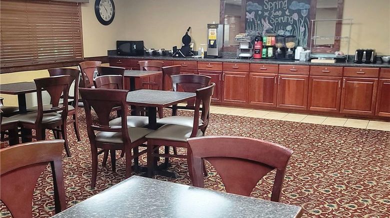 <b>University Inn Restaurant</b>. Images powered by <a href="https://iceportal.shijigroup.com/" title="IcePortal" target="_blank">IcePortal</a>.