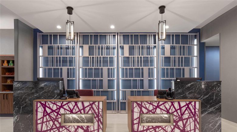 <b>La Quinta Inn & Suites Athens I-65 Lobby</b>. Images powered by <a href="https://iceportal.shijigroup.com/" title="IcePortal" target="_blank">IcePortal</a>.