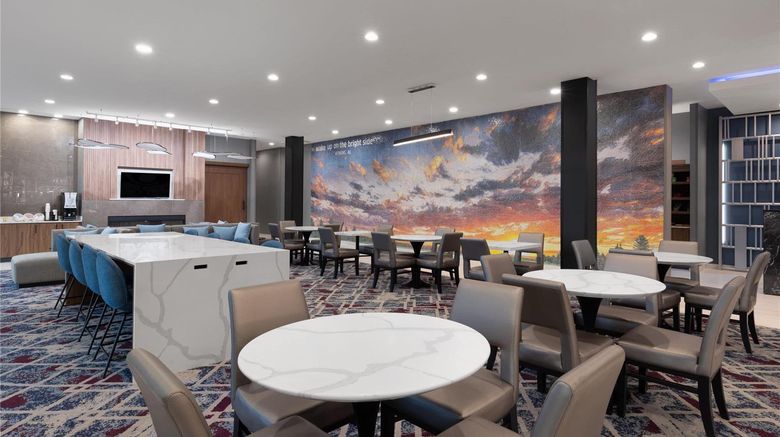 <b>La Quinta Inn & Suites Athens I-65 Lobby</b>. Images powered by <a href="https://iceportal.shijigroup.com/" title="IcePortal" target="_blank">IcePortal</a>.