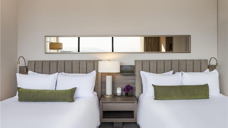 <b>York Medellin,Curio Collection by Hilton Room</b>. Images powered by <a href="https://iceportal.shijigroup.com/" title="IcePortal" target="_blank">IcePortal</a>.