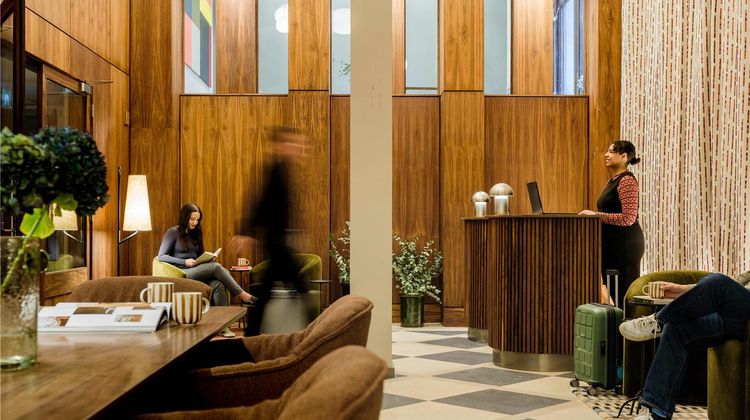 Wellington Hotel, Aberdeen Lobby