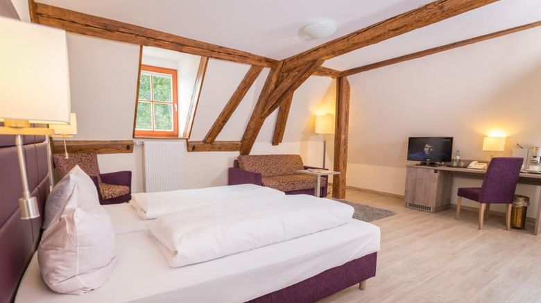 <b>Sternen Hotel & Restaurant Room</b>. Images powered by <a href="https://iceportal.shijigroup.com/" title="IcePortal" target="_blank">IcePortal</a>.