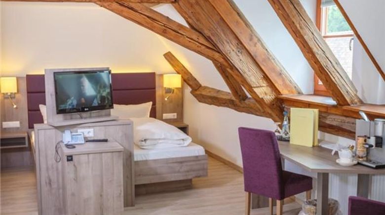 <b>Sternen Hotel & Restaurant Room</b>. Images powered by <a href="https://iceportal.shijigroup.com/" title="IcePortal" target="_blank">IcePortal</a>.