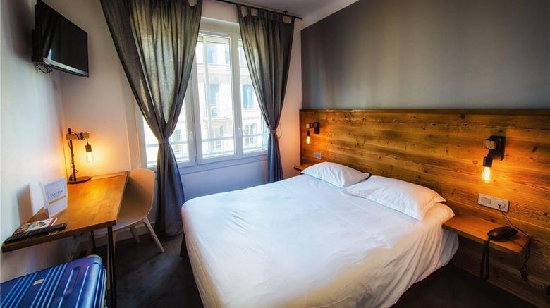 <b>Hotel Le Victor Hugo Room</b>. Images powered by <a href="https://iceportal.shijigroup.com/" title="IcePortal" target="_blank">IcePortal</a>.