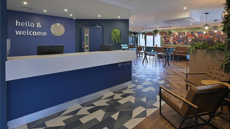 Hotel Campanile Milton Keynes Lobby