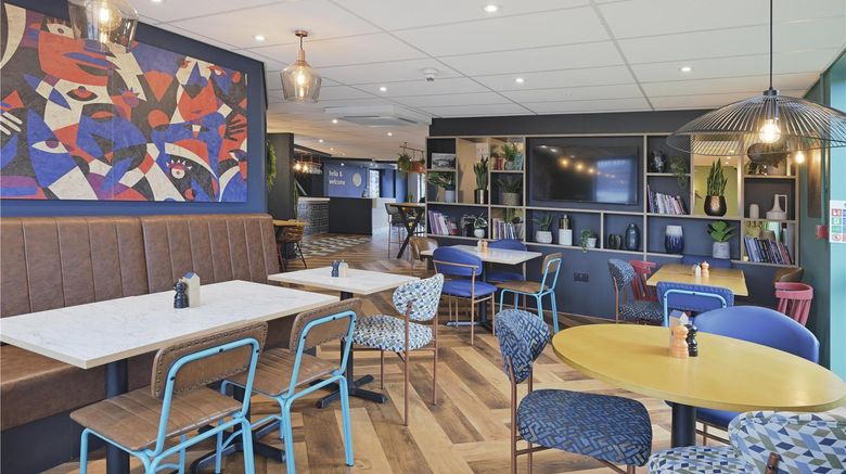<b>Travelodge Liverpool Central Queens Dock Restaurant</b>. Images powered by <a href="https://iceportal.shijigroup.com/" title="IcePortal" target="_blank">IcePortal</a>.