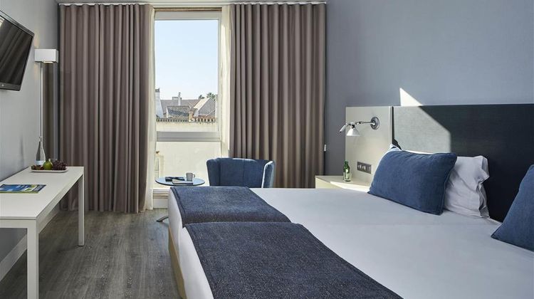 Occidental Faro Room