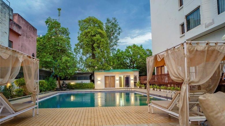 <b>Golden Tulip Udaipur Pool</b>. Images powered by <a href="https://iceportal.shijigroup.com/" title="IcePortal" target="_blank">IcePortal</a>.
