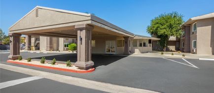 Ramada by Wyndham Merced Exterior