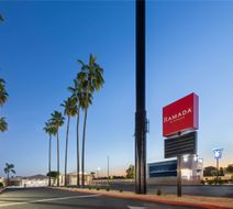 Ramada by Wyndham Merced Exterior