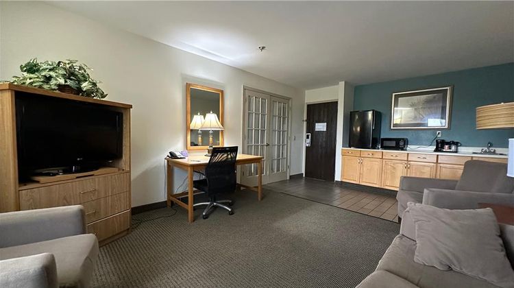 Baymont by Wyndham Slidell Room