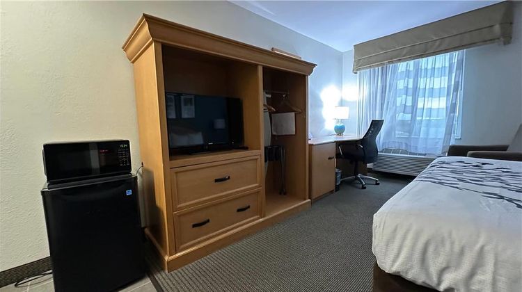 Baymont by Wyndham Slidell Room