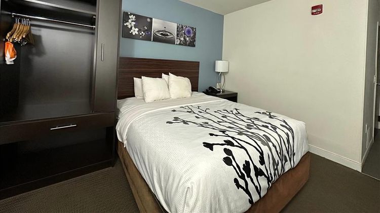 Baymont by Wyndham Slidell Room