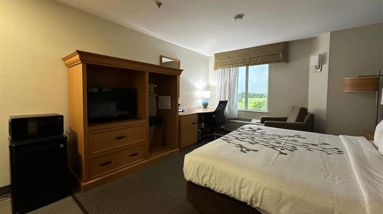 Baymont by Wyndham Slidell Room