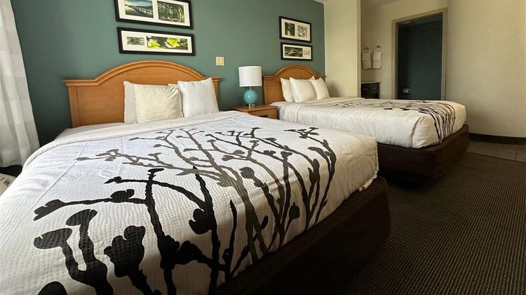 Baymont by Wyndham Slidell Room