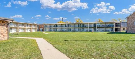 Red Lion Inn & Suites Urbana Exterior