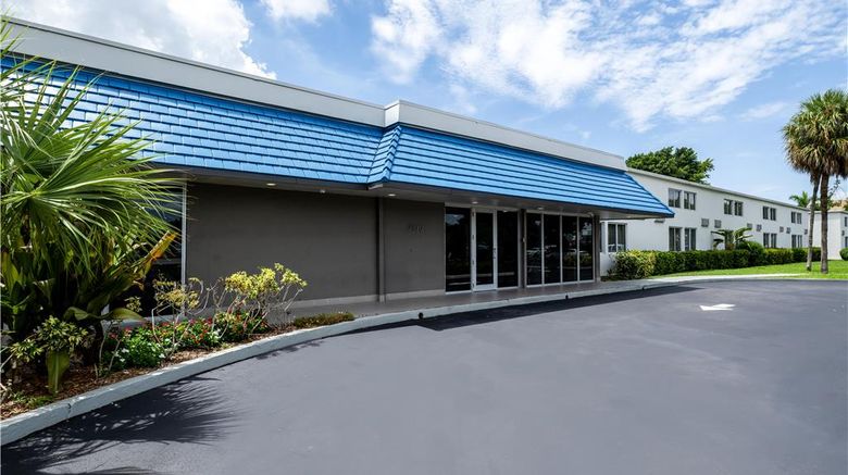 <b>Signature Inn Miami Exterior</b>. Images powered by <a href="https://iceportal.shijigroup.com/" title="IcePortal" target="_blank">IcePortal</a>.