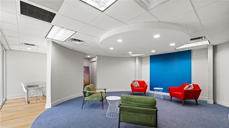 <b>Signature Inn Miami Lobby</b>. Images powered by <a href="https://iceportal.shijigroup.com/" title="IcePortal" target="_blank">IcePortal</a>.