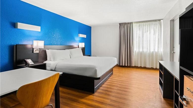 <b>Signature Inn Miami Room</b>. Images powered by <a href="https://iceportal.shijigroup.com/" title="IcePortal" target="_blank">IcePortal</a>.