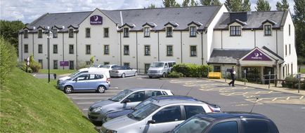 Premier Inn Glasgow Milngavie Exterior