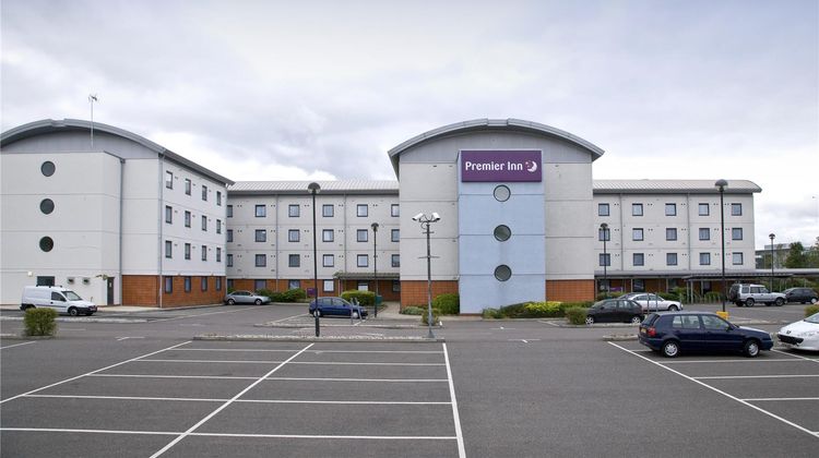 Premier Inn London Enfield Exterior