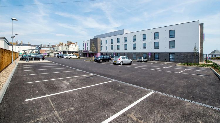 Premier Inn Clacton-on-Sea Seafront Exterior