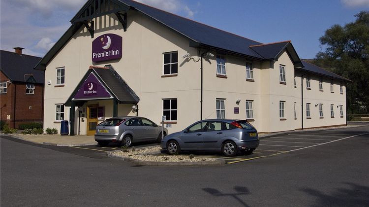 Premier Inn Aberdare Exterior