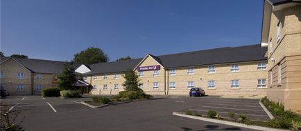 Premier Inn Chippenham Exterior