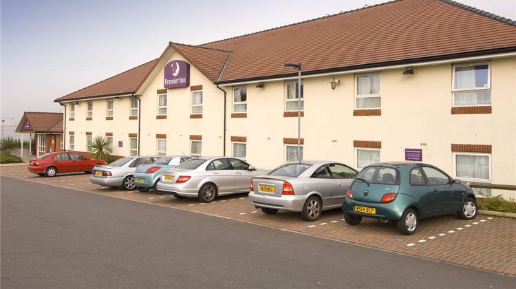 Premier Inn Oldham Central Exterior