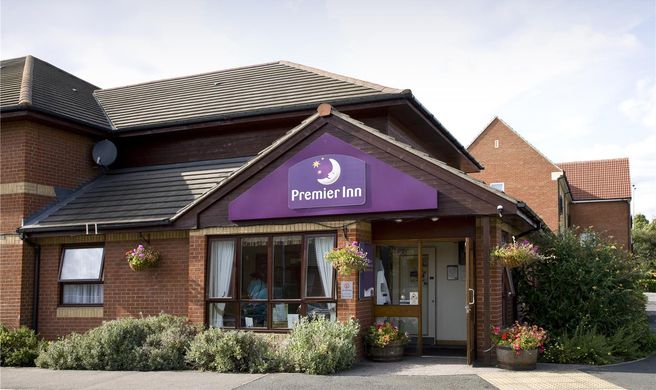 Premier Inn Thurrock East Exterior
