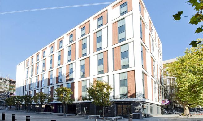 Premier Inn Bristol City Ctr Finzel Exterior