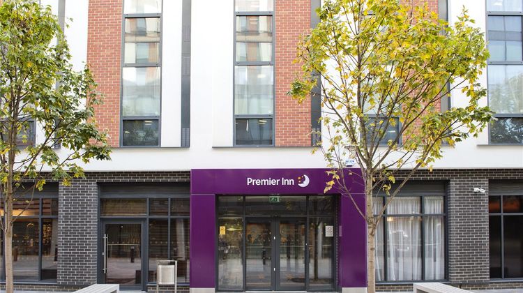 Premier Inn Bristol City Ctr Finzel Exterior