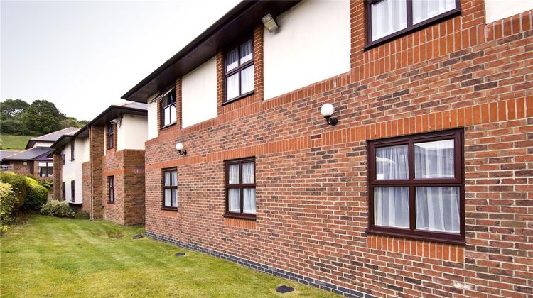 Premier Inn High Wycombe / Beaconsfield Exterior