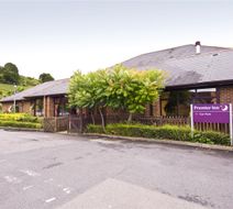 Premier Inn High Wycombe / Beaconsfield Exterior