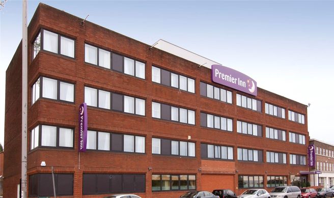Premier Inn London Hanger Lane Exterior