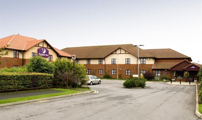 Premier Inn Newcastle Gosforth Exterior